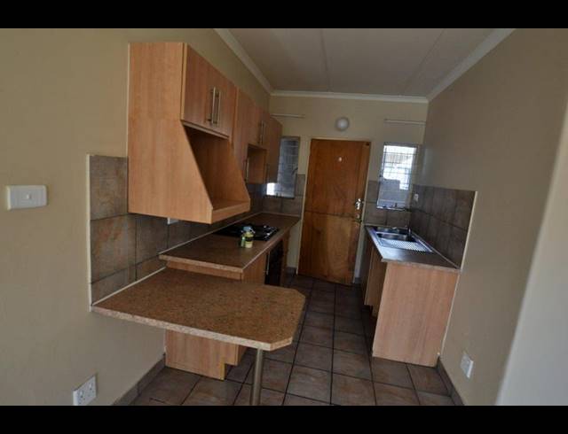 2 BEDROOM APARTMENT FOR SALE IN VAAL PARK EXT 1